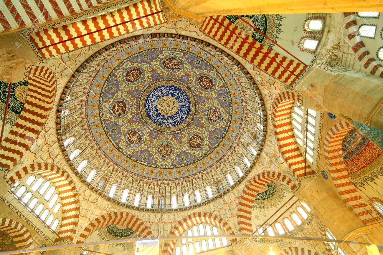 https://previews.123rf.com/images/muharremz/muharremz1205/muharremz120500034/13492005-inside-of-selimiye-mosque-in-edirne-turkey.jpg