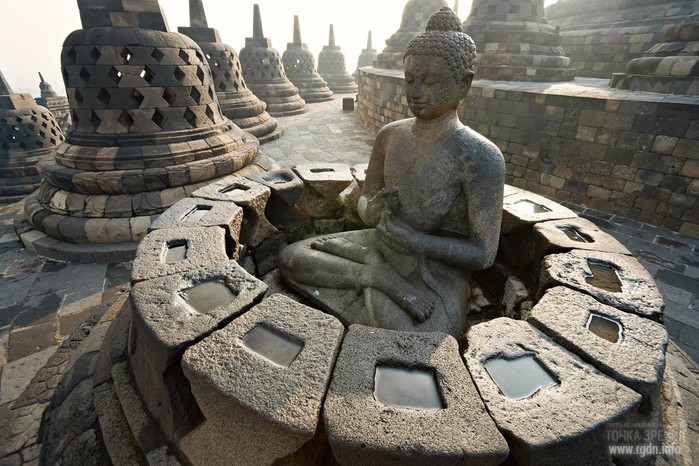 https://rgdn.info/assets/uploads/images/tinymce/analitics/14/borobodur59.jpg