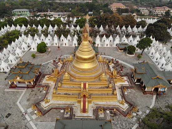 https://media-cdn.tripadvisor.com/media/photo-s/12/ba/9f/0e/kuthodaw-pagoda-world.jpg