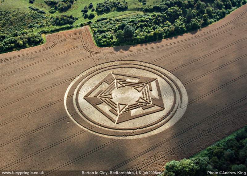 https://www.cropcircles.lucypringle.co.uk/photos/2008/uk2008ce.jpg